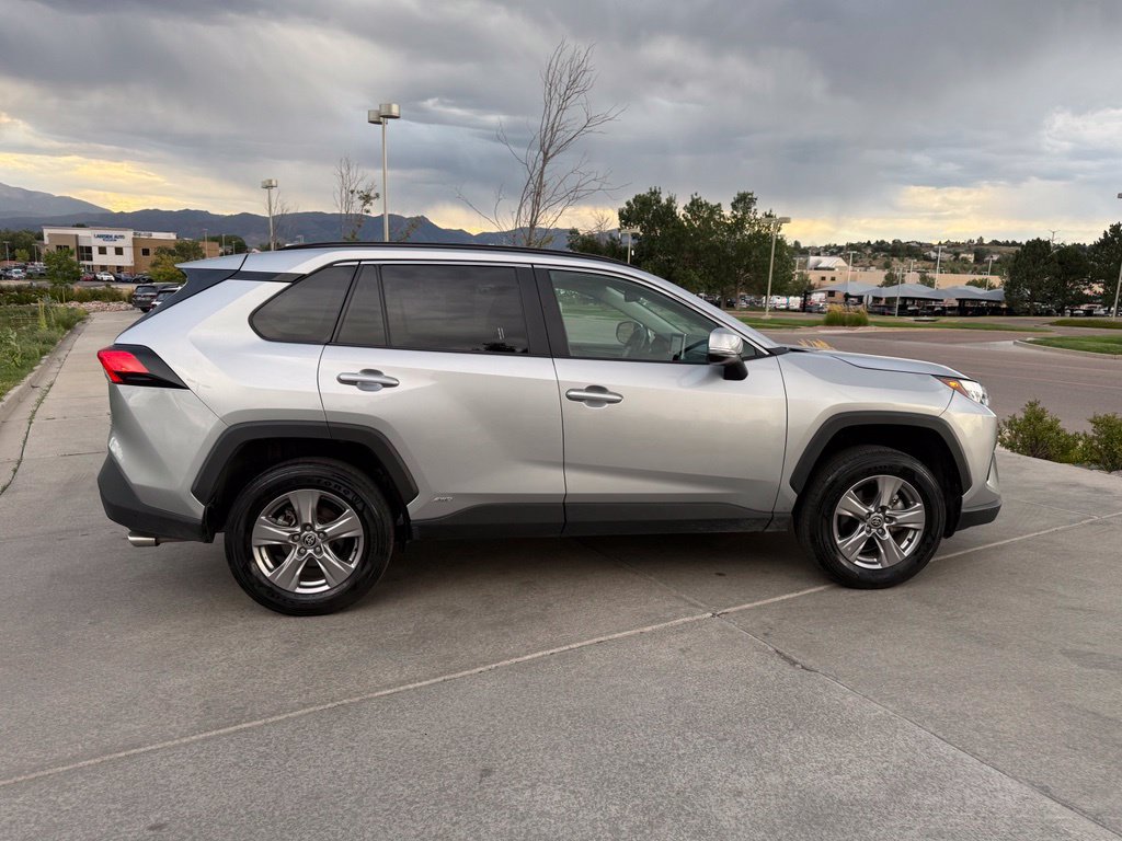 Used 2025 Toyota RAV4 XLE AWD/4WD image 9