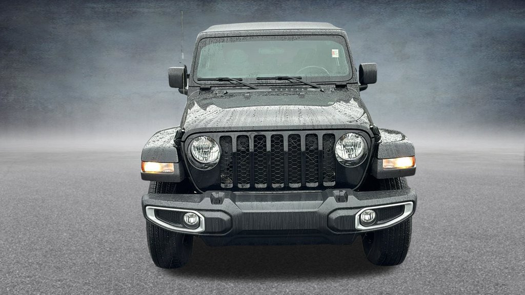 Used 2023 Jeep Gladiator Sport AWD/4WD image 9