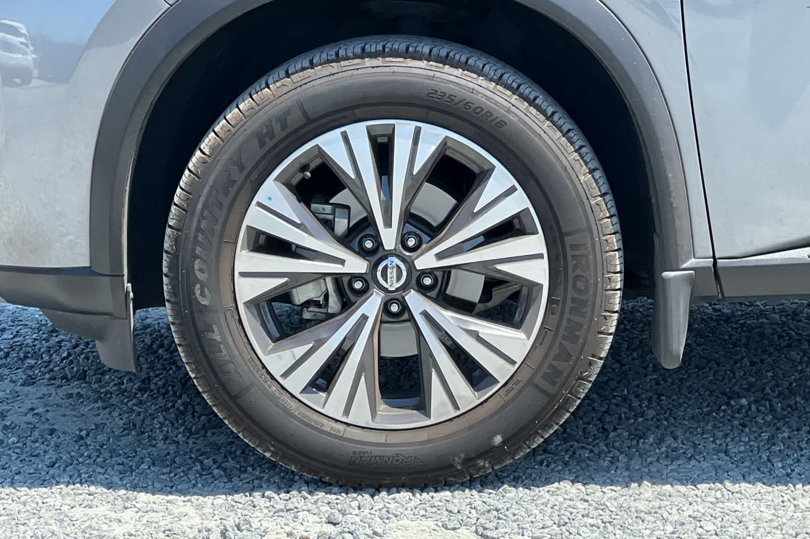 Used 2021 Nissan Rogue SV FWD image 12