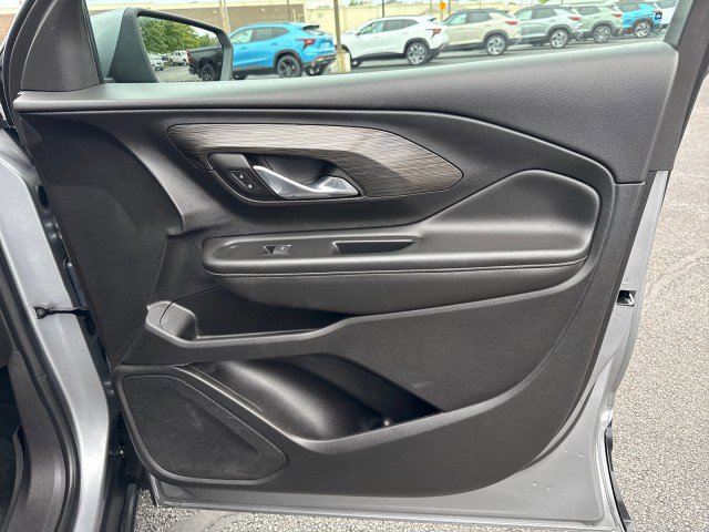 Used 2024 GMC Terrain SLE w/ Driver Convenience Package image 30