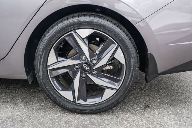 Certified 2023 Hyundai Elantra Limited FWD image 9