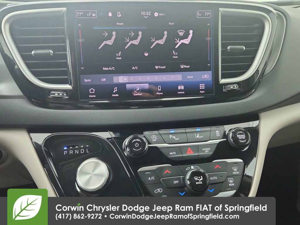 Certified 2024 Chrysler Pacifica Touring-L image 26