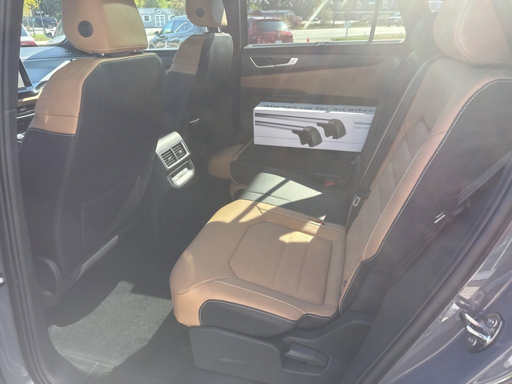 New 2026 Volkswagen Atlas Cross Sport SEL R-Line image 24
