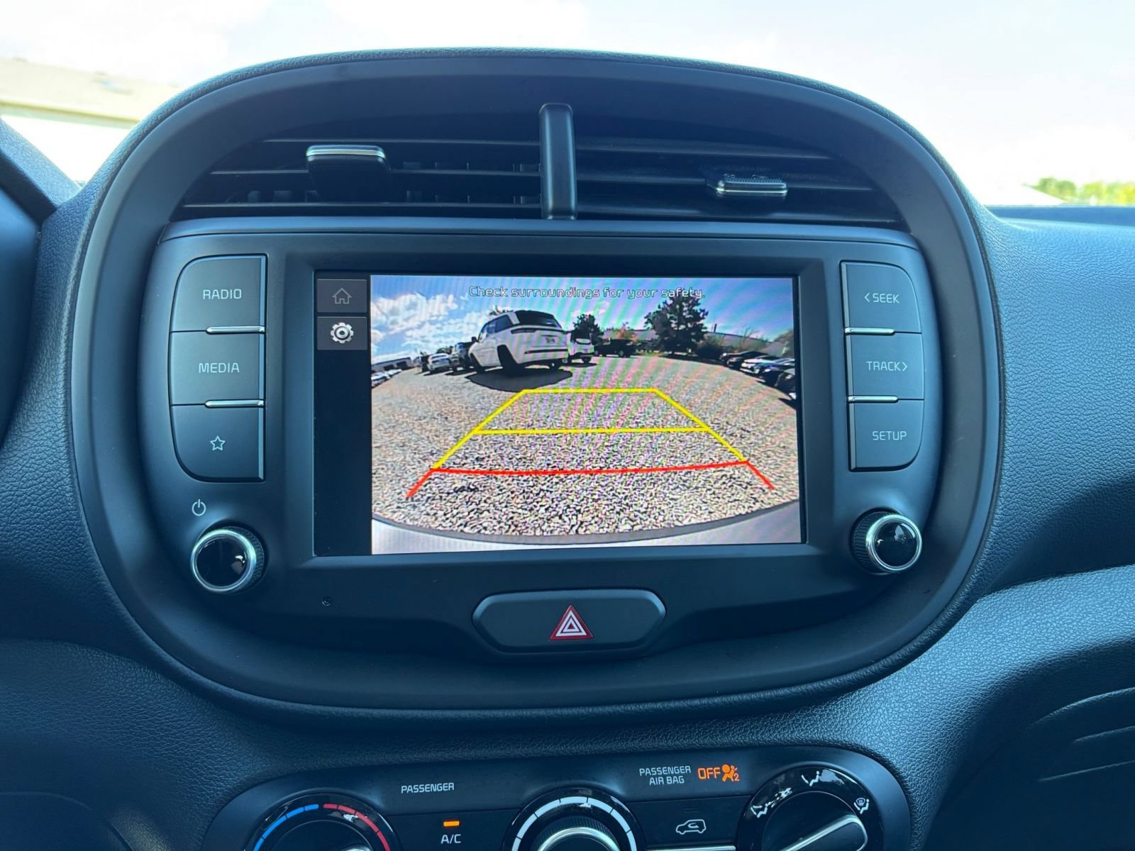 Used 2025 Kia Soul LX w/ LX Technology Package FWD image 22