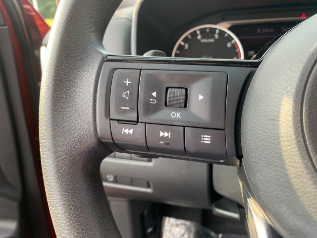 Used 2023 Nissan Rogue SV AWD/4WD image 25