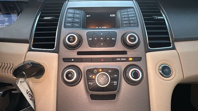 Used 2018 Ford Taurus SE image 17