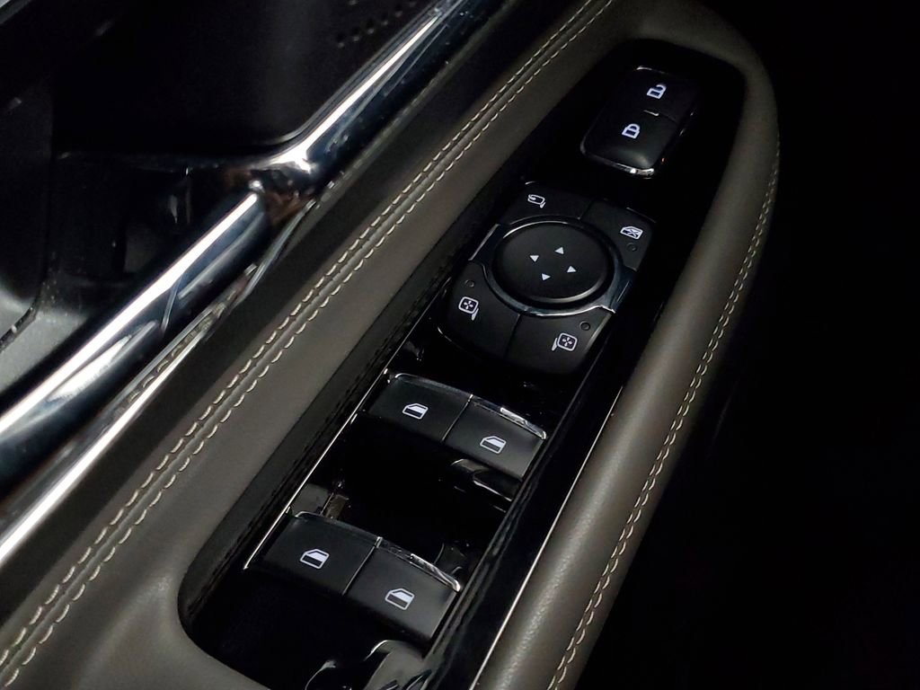 Used 2024 Lincoln Corsair AWD w/ Equipment Group 101A image 17