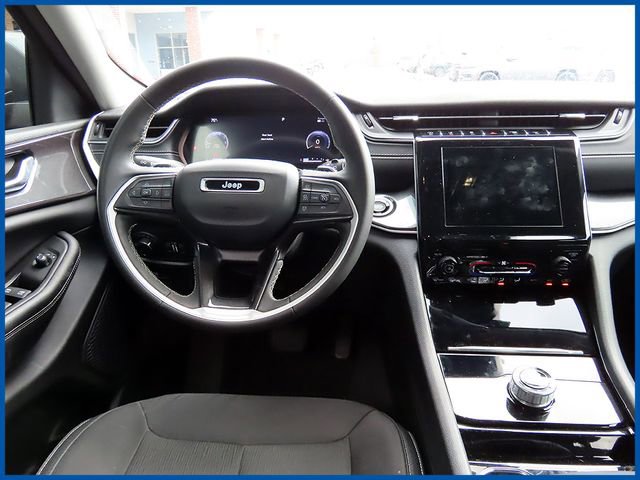 Certified 2023 Jeep Grand Cherokee Laredo w/ Trailer Tow Prep Group (B) AWD/4WD image 11