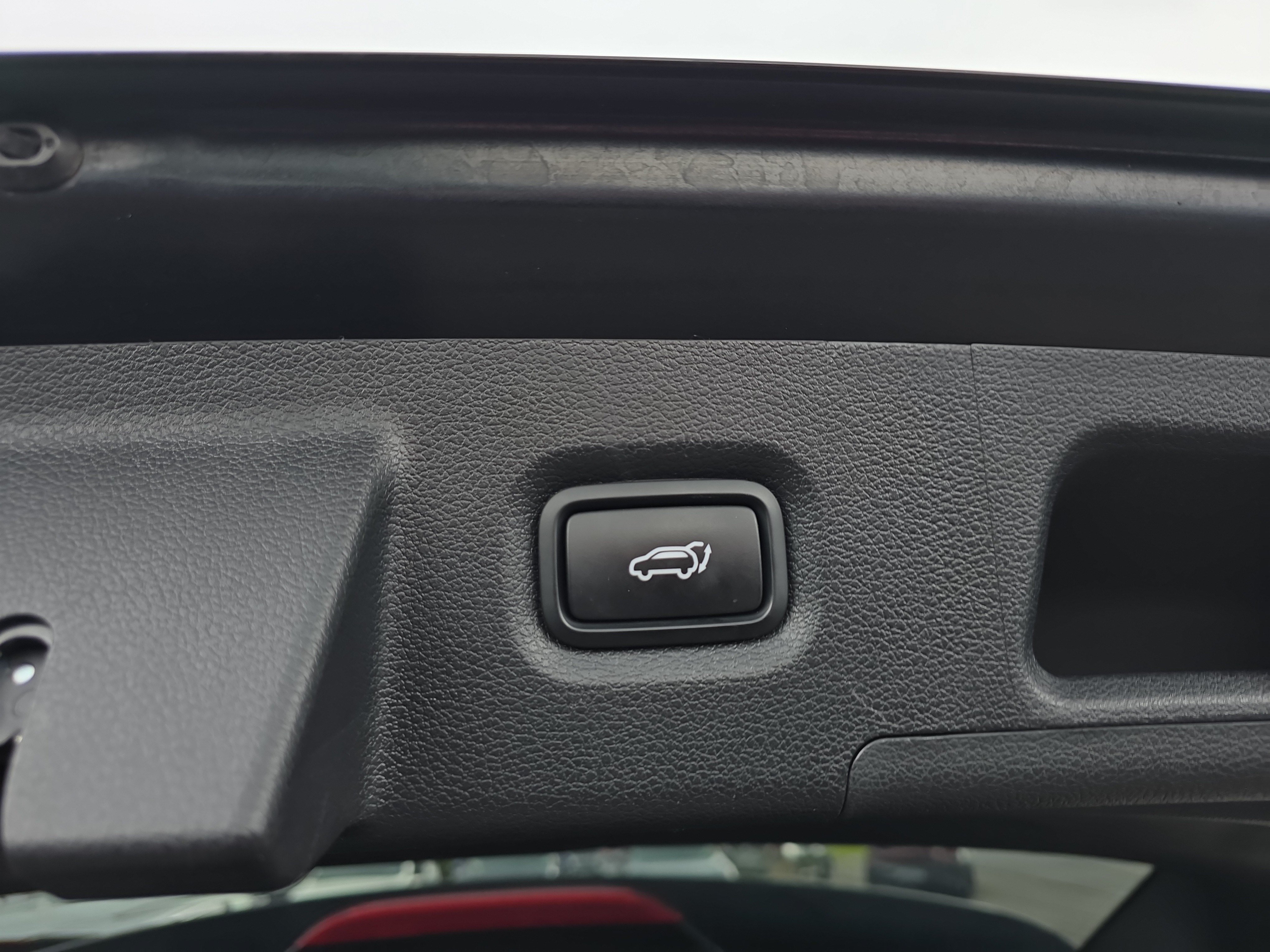 Used 2021 Hyundai Santa Fe Limited FWD image 6