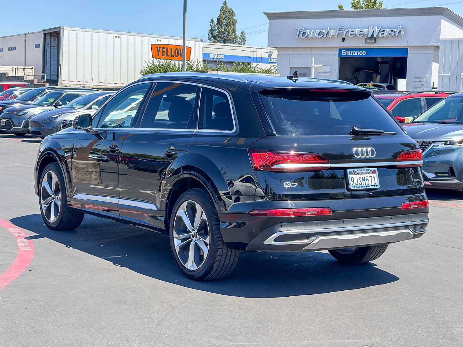 Used 2023 Audi Q7 3.0T Premium Plus w/ Premium Plus Package AWD/4WD image 2