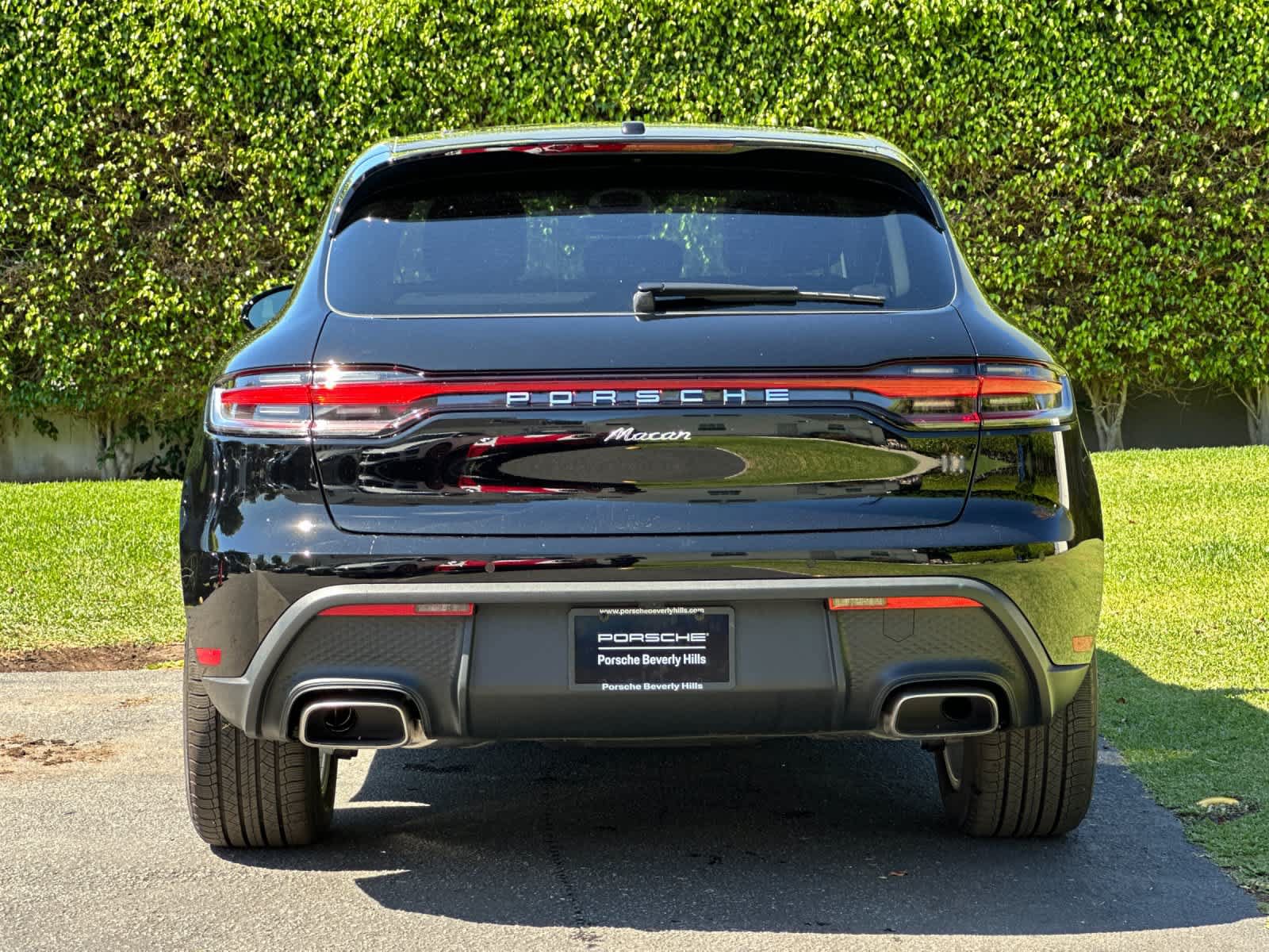 Certified 2025 Porsche Macan AWD/4WD image 7