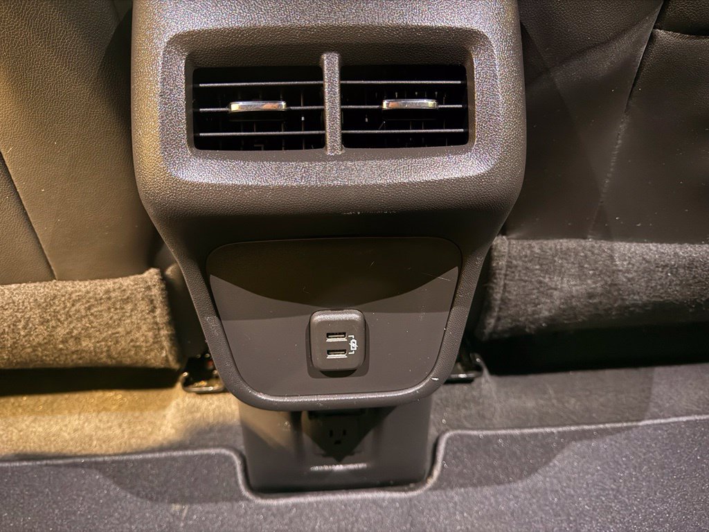 Used 2022 Chevrolet Equinox RS w/ RS Leather Package FWD image 34