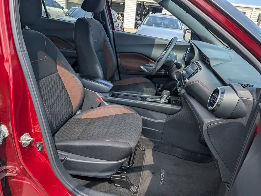 Used 2021 Nissan Kicks SR image 18