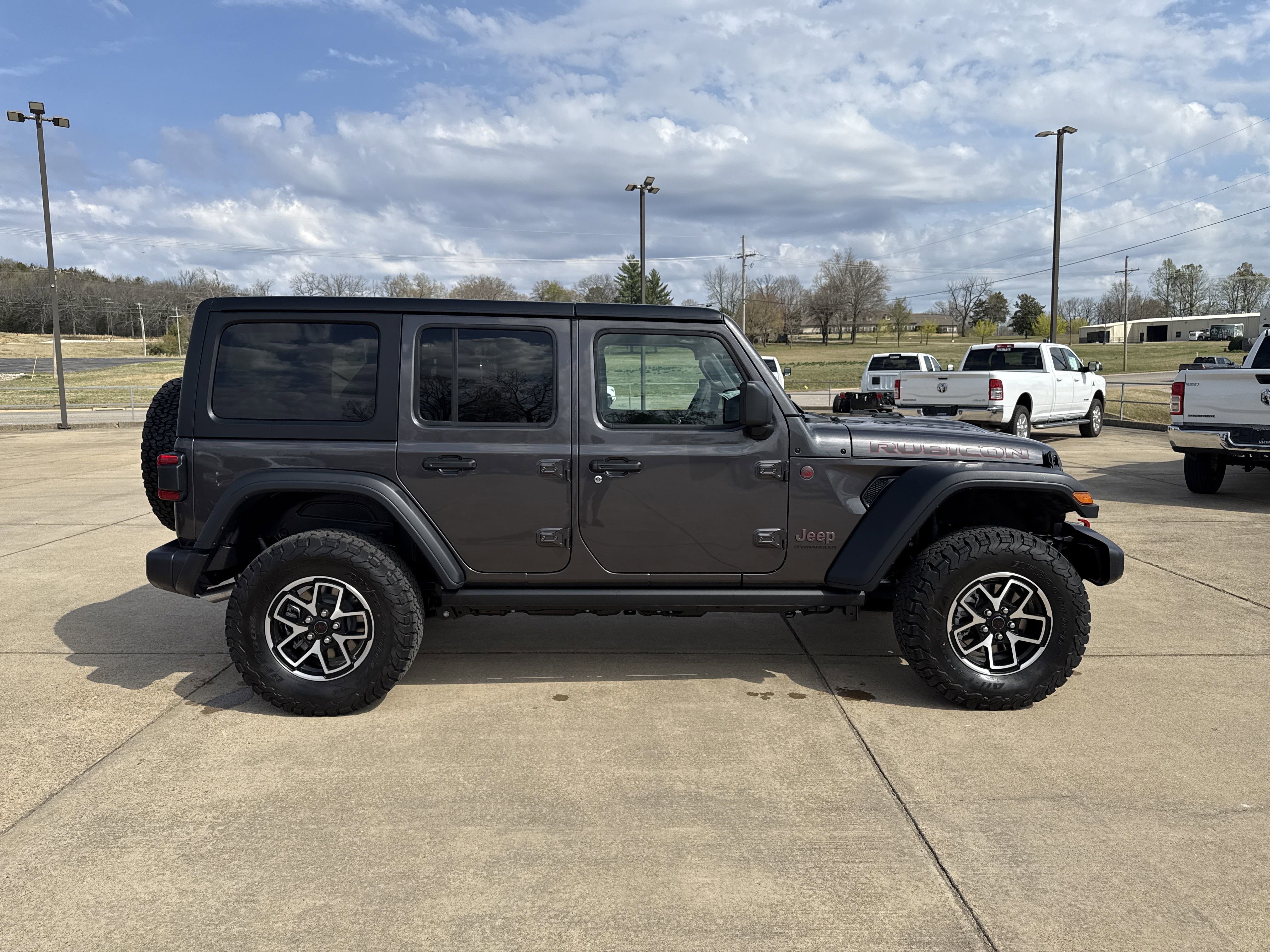 New 2025 Jeep Wrangler Unlimited Rubicon w/ Technology Group image 9