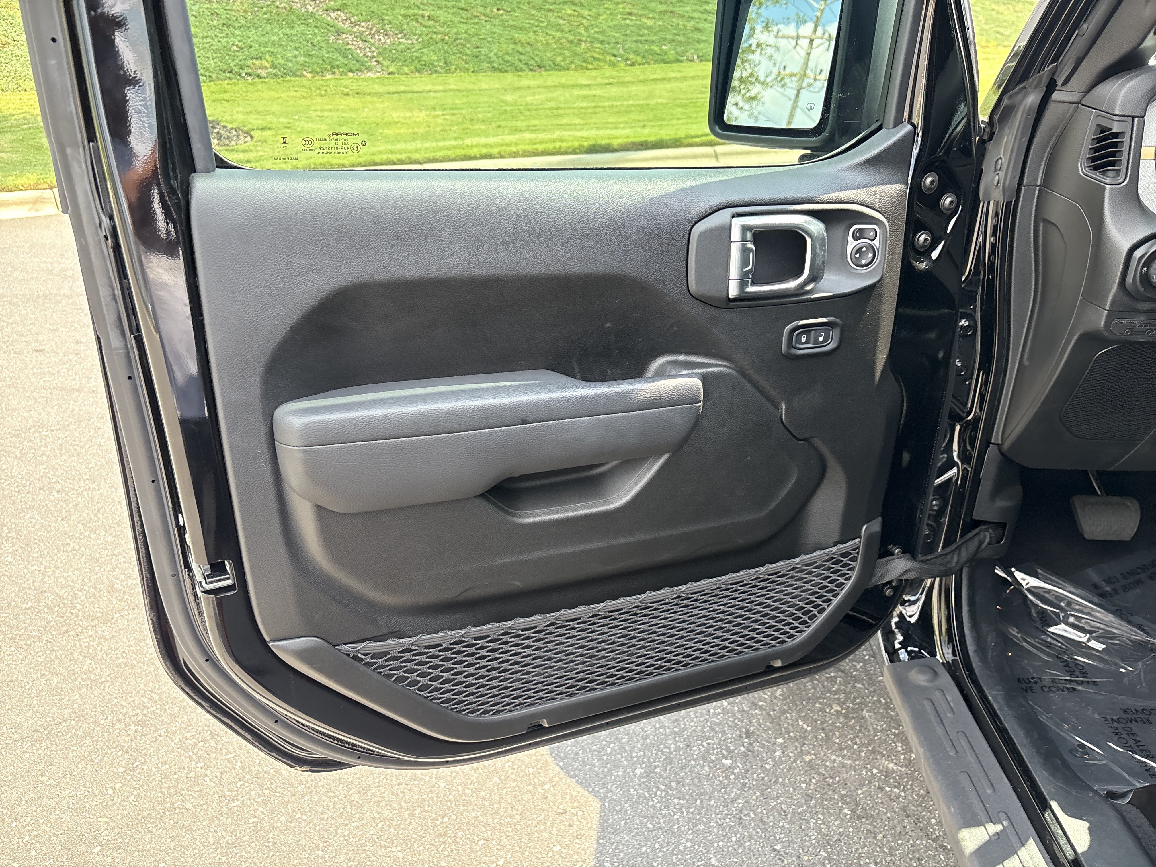 Used 2025 Jeep Gladiator Sport AWD/4WD image 15