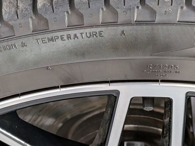 Used 2023 Porsche Macan Turbo image 11