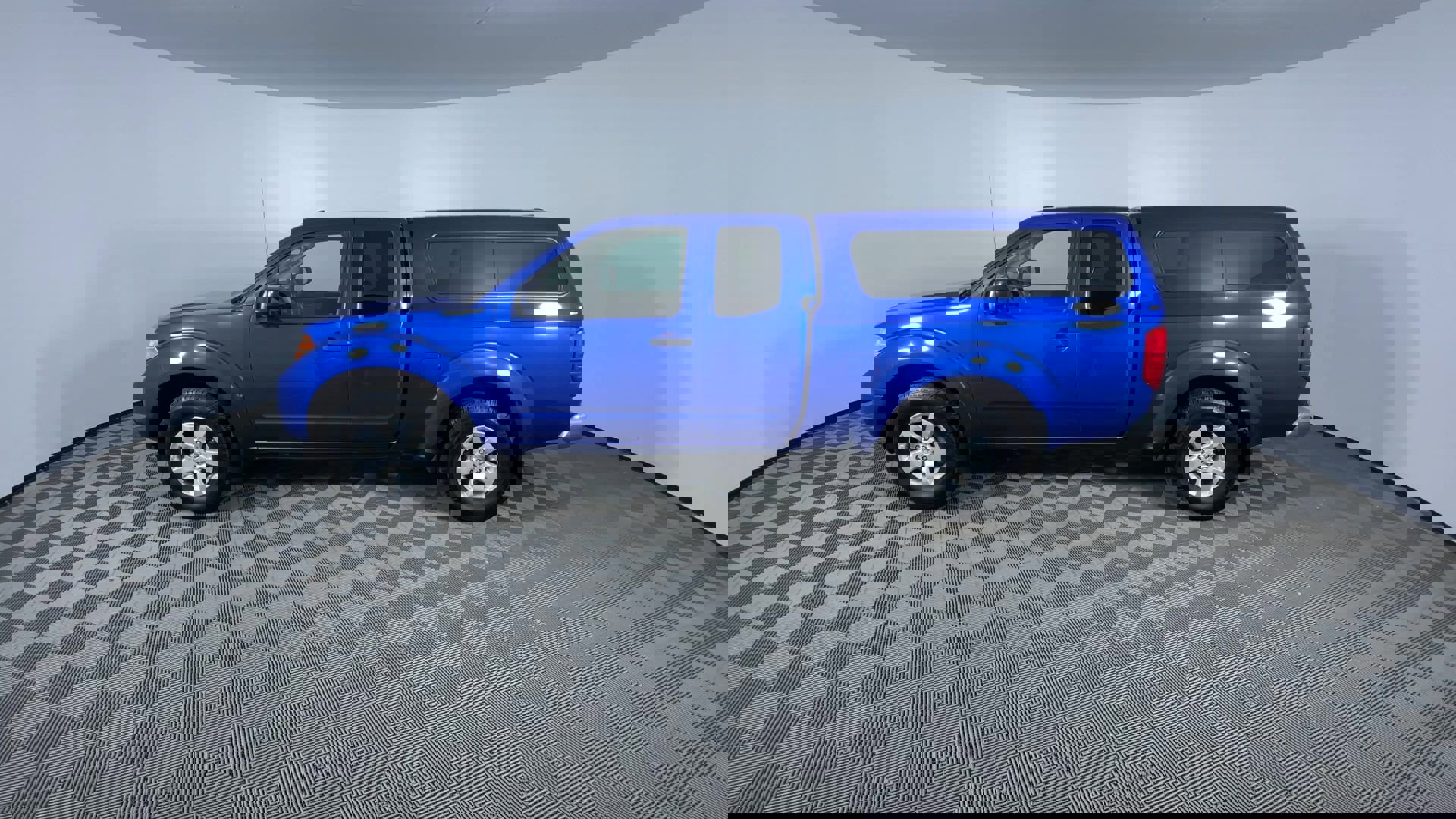 Used 2013 Nissan Frontier SV image 5