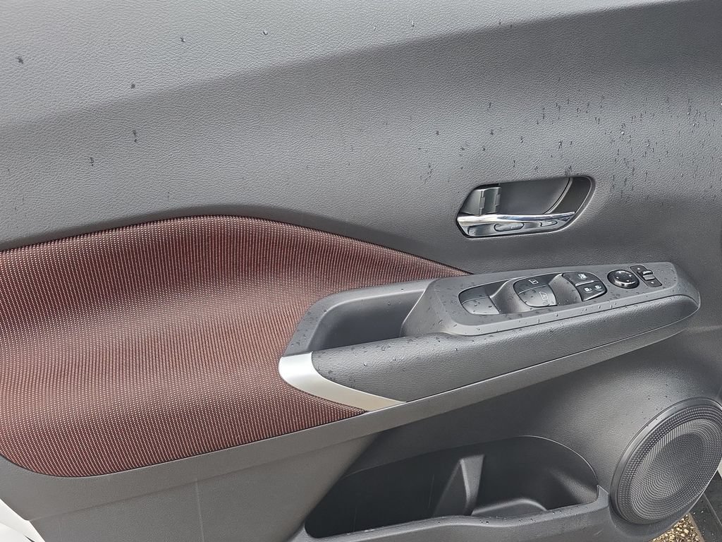 Certified 2024 Nissan Kicks SR FWD image 24