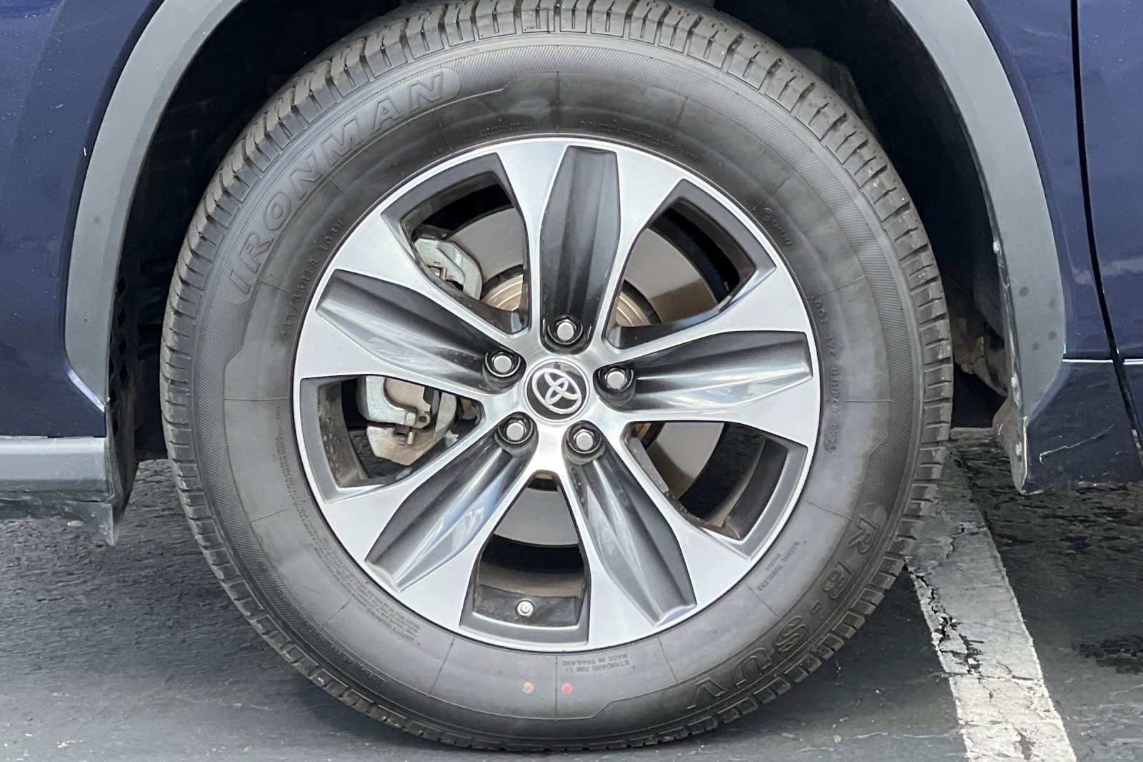 Used 2024 Toyota Highlander XLE image 44