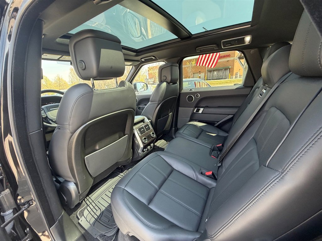 Used 2018 Land Rover Range Rover Sport HSE image 15