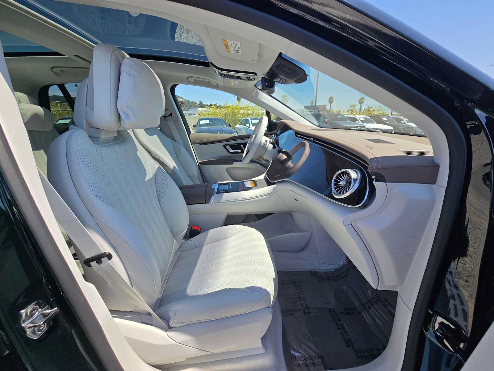 New 2026 Mercedes-Benz EQS 400 4MATIC SUV image 11