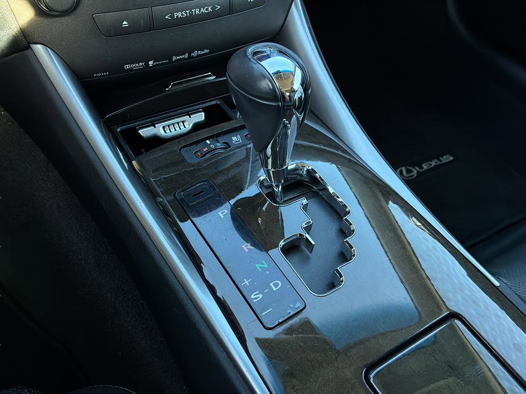 Used 2014 Lexus IS 250C w/ Luxury Package RWD image 25