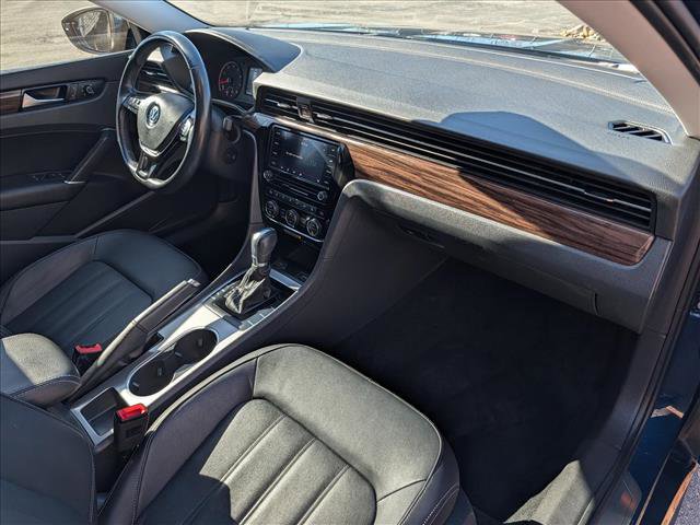 Used 2020 Volkswagen Passat 2.0T SEL image 14
