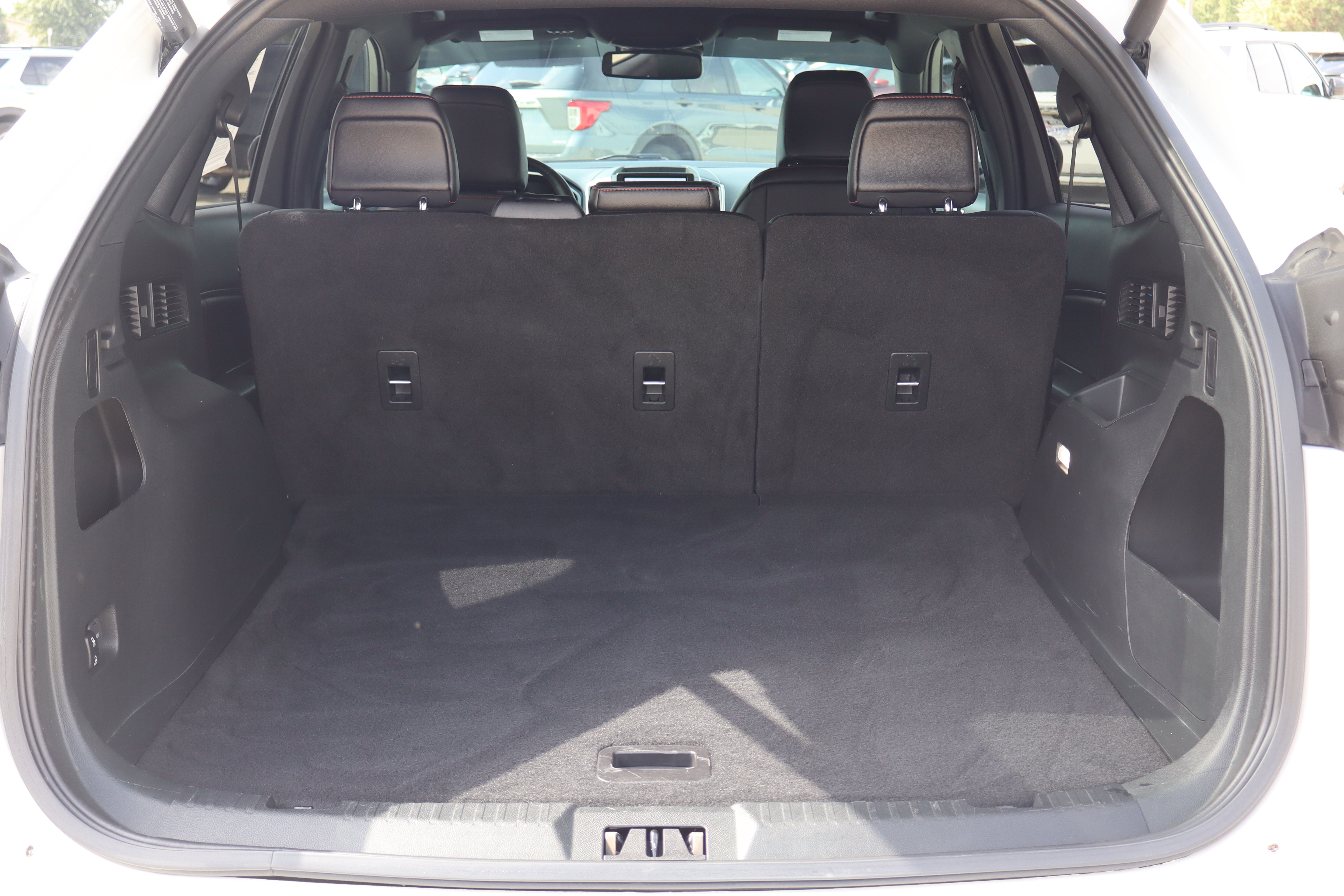 Used 2021 Ford Edge ST-Line w/ Class II Trailer Tow Package AWD/4WD image 29