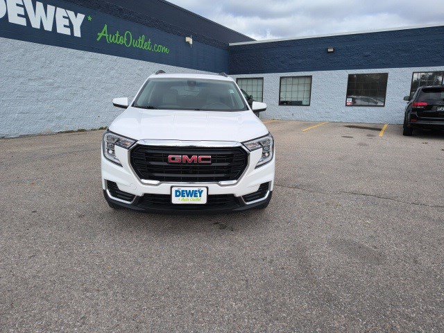 Used 2023 GMC Terrain SLE w/ Driver Convenience Package image 8