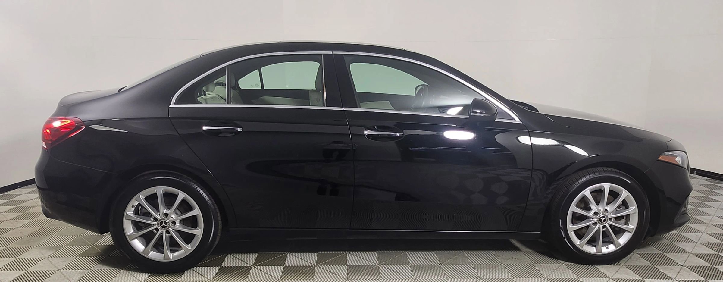 Used 2019 Mercedes-Benz A 220 image 9