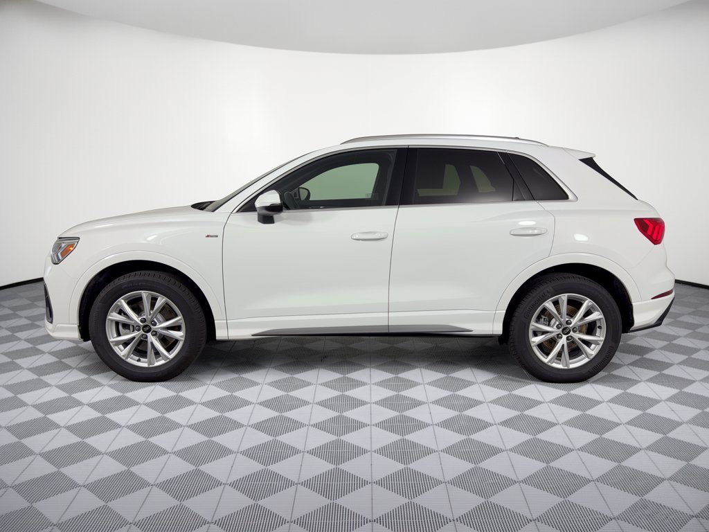 Certified 2025 Audi Q3 2.0T Premium w/ Convenience Package AWD/4WD image 2