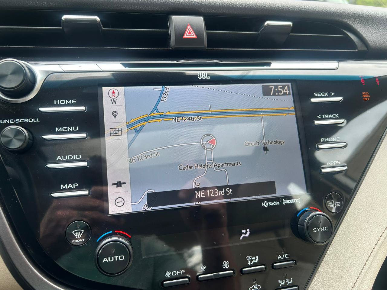 Used 2019 Toyota Camry XLE w/ Driver Assist Package FWD image 20