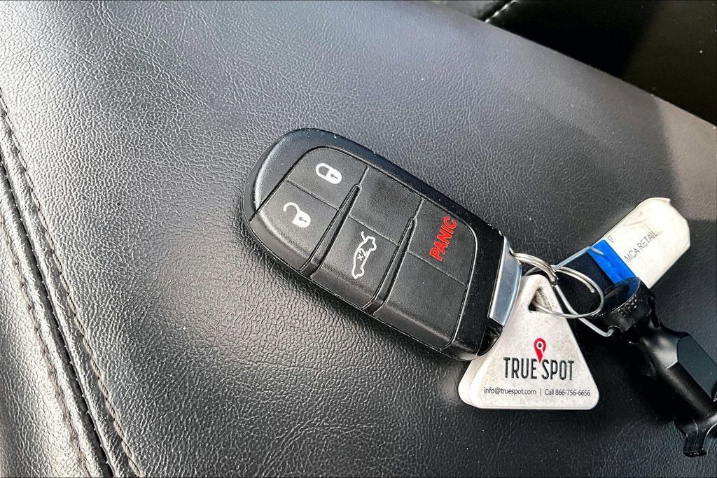 Used 2017 Dodge Challenger R/T Scat Pack RWD image 38