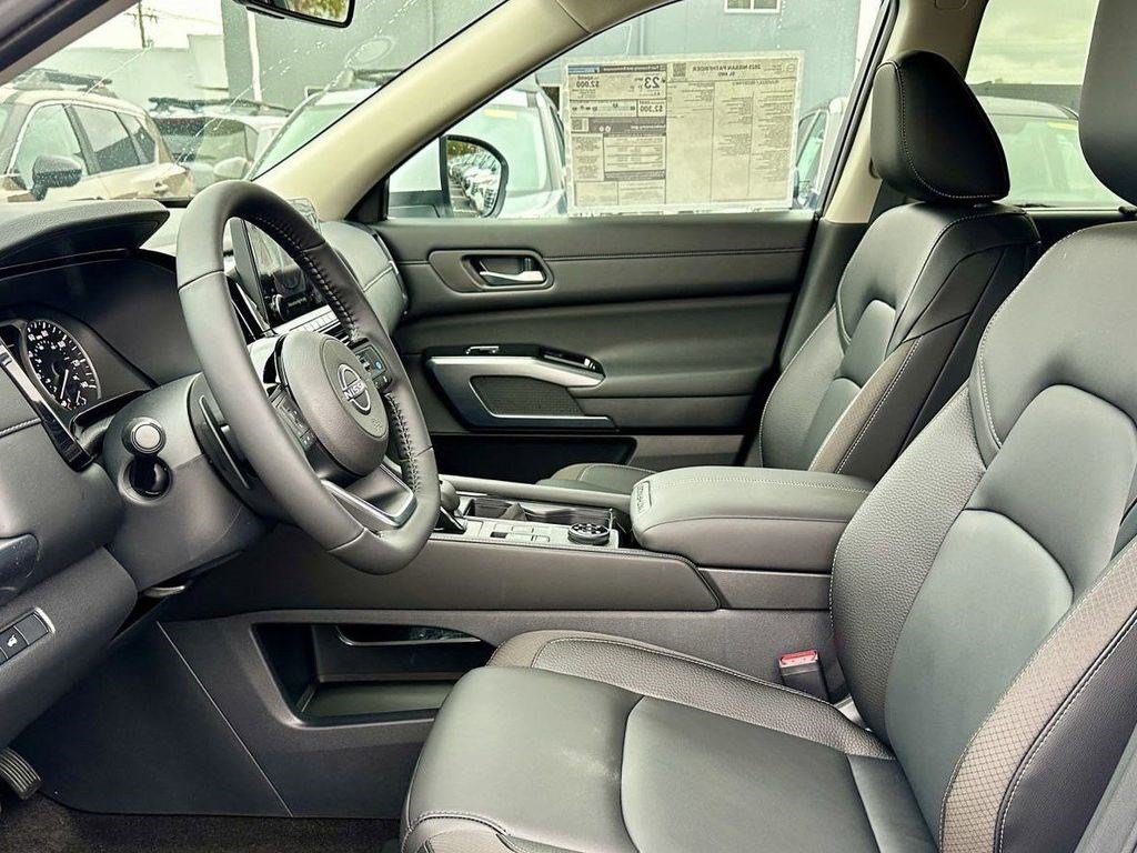 Certified 2025 Nissan Pathfinder SL AWD/4WD image 24