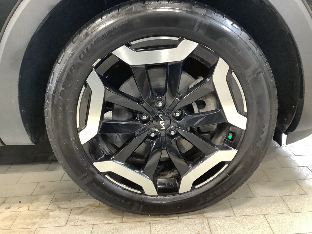 Used 2024 Kia Telluride EX w/ EX Captain's Chair Package AWD/4WD image 28