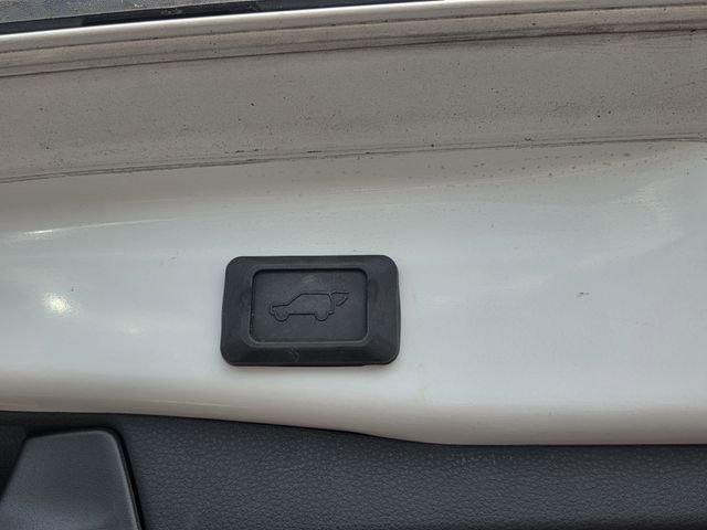 Used 2021 Toyota RAV4 XLE Premium image 25