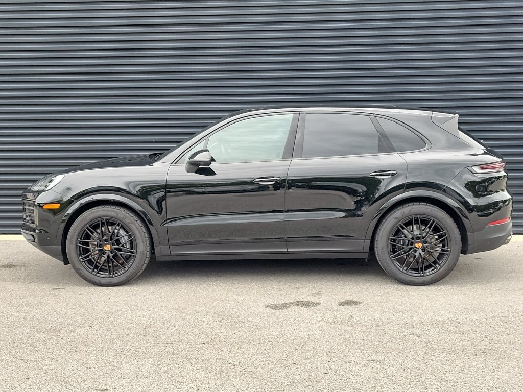 Certified 2026 Porsche Cayenne AWD/4WD image 2