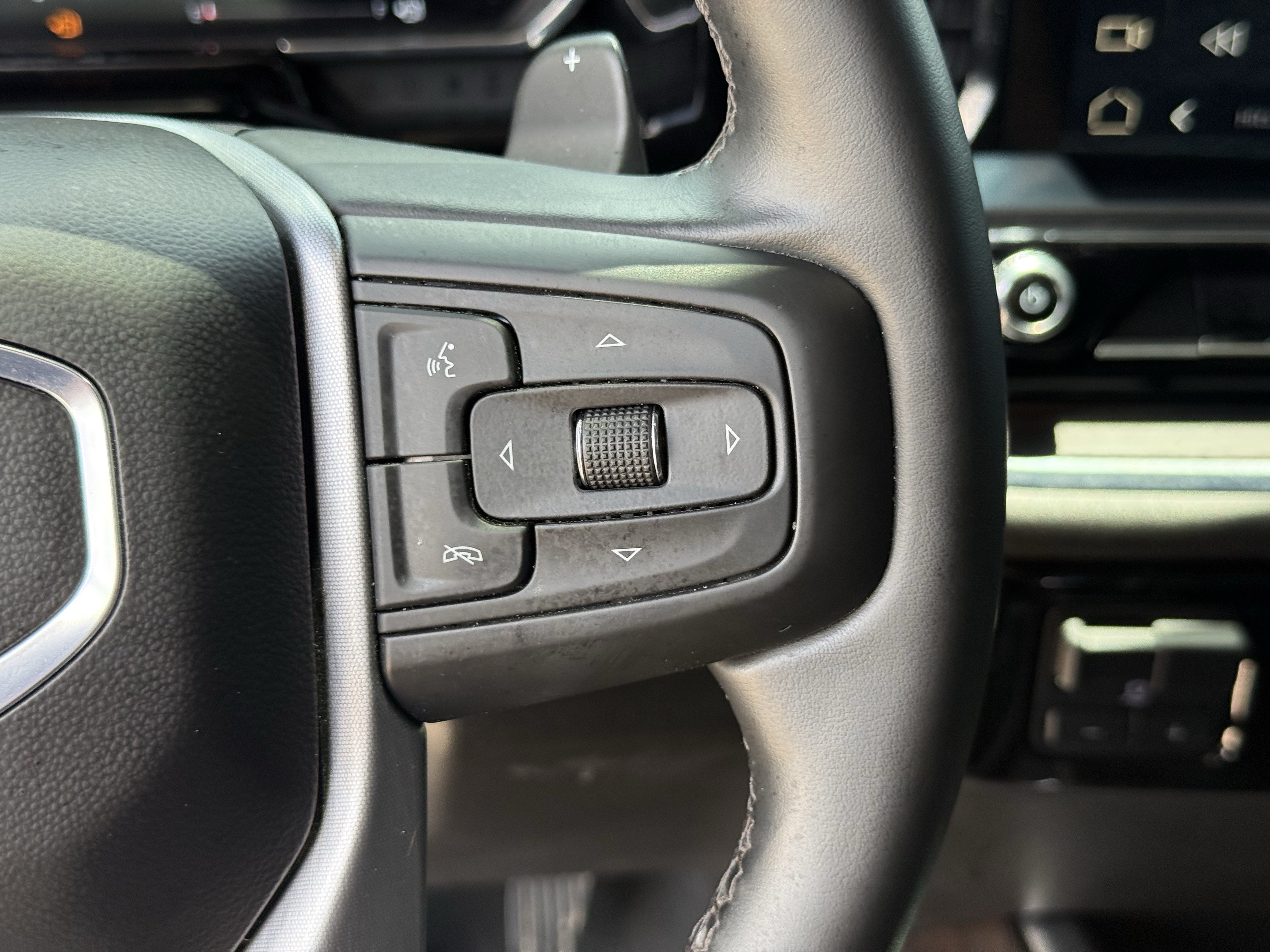Used 2024 GMC Sierra 1500 SLT AWD/4WD image 17