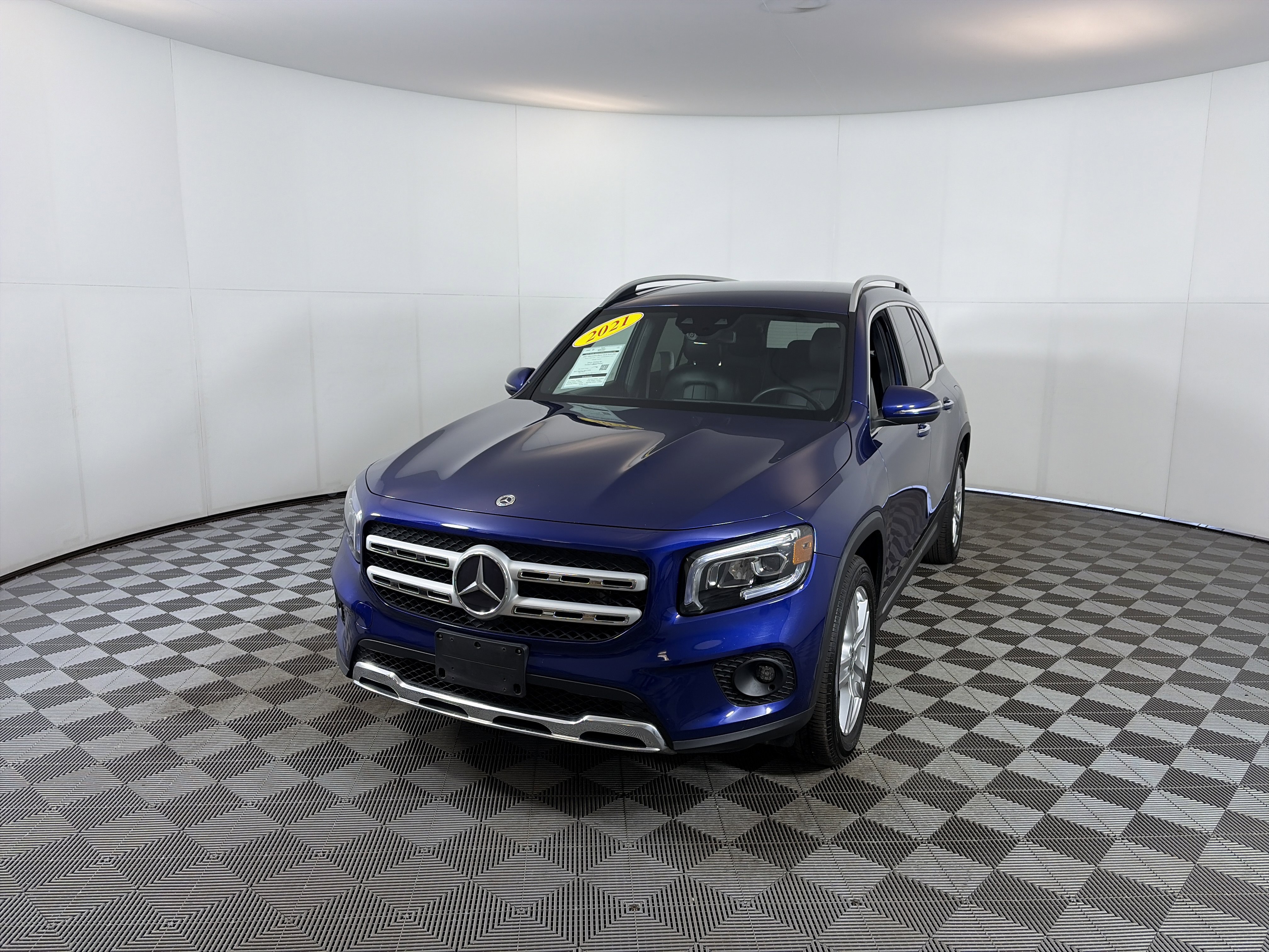Certified 2021 Mercedes-Benz GLB 250 4MATIC image 2