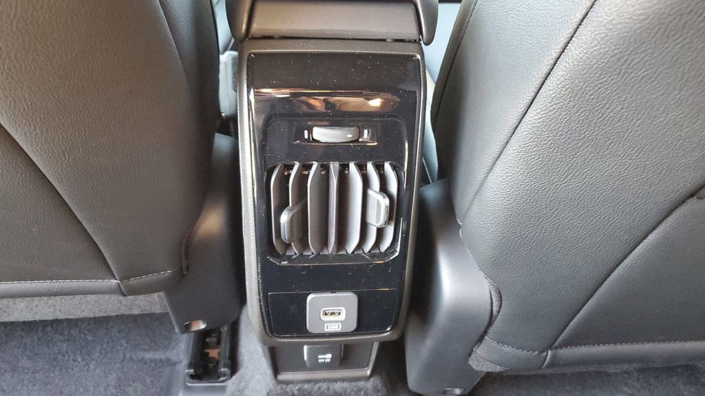 New 2026 Jeep Compass Latitude image 13