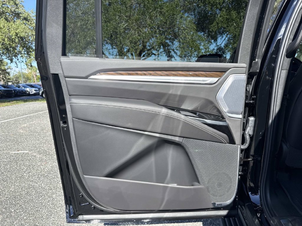 New 2026 Cadillac Escalade ESV Platinum Luxury w/ LPO, Floor Liner Package AWD/4WD image 13