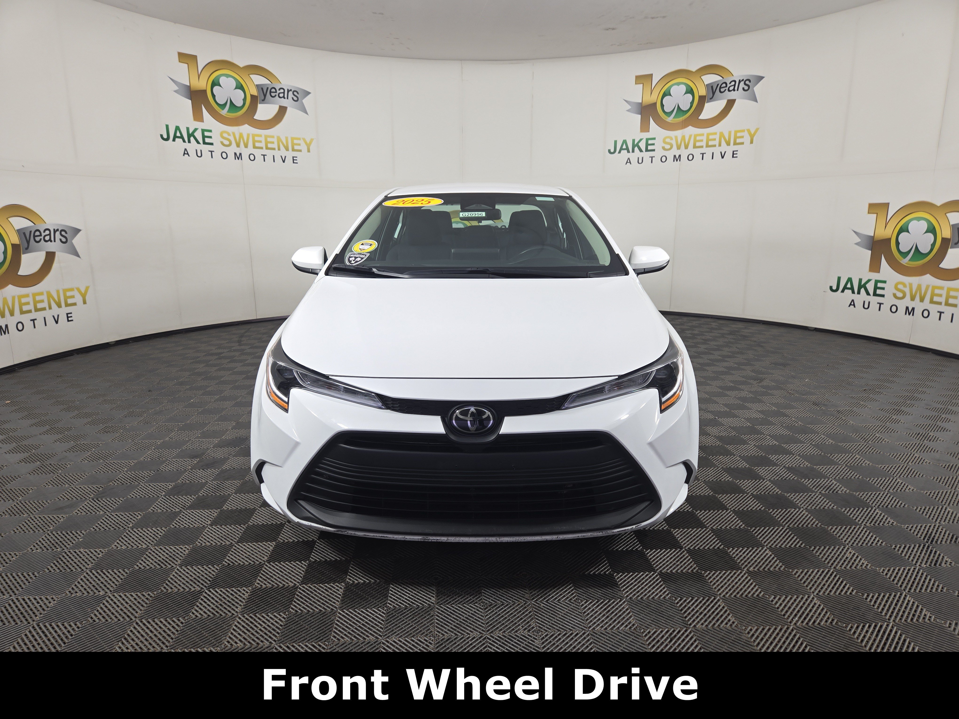 Used 2025 Toyota Corolla LE FWD image 2