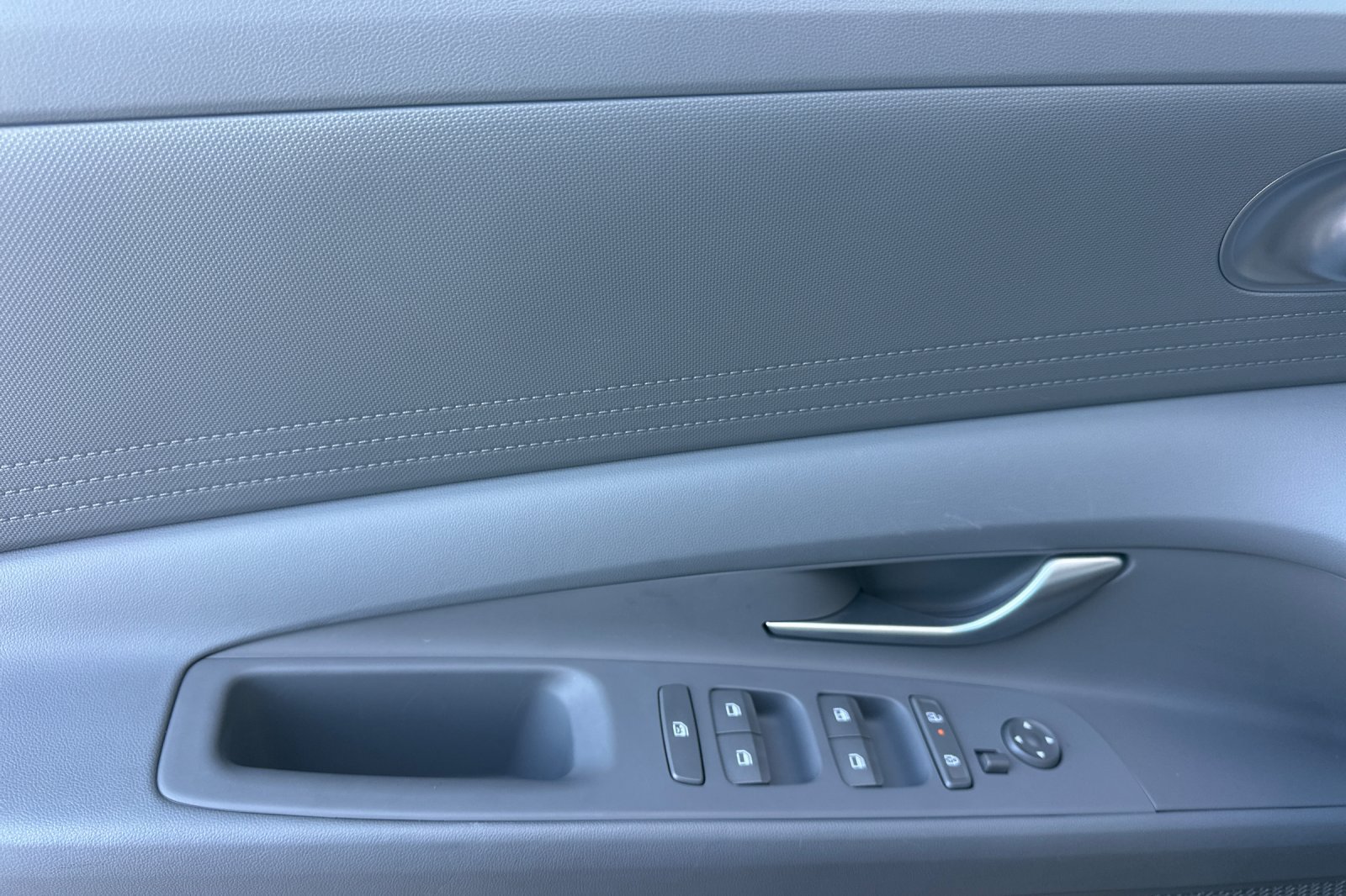 Certified 2026 Hyundai Elantra SE FWD image 14