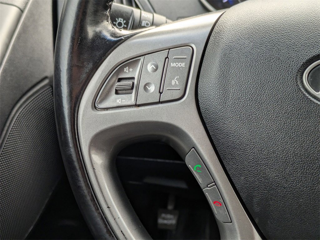 Used 2015 Hyundai Tucson SE image 18