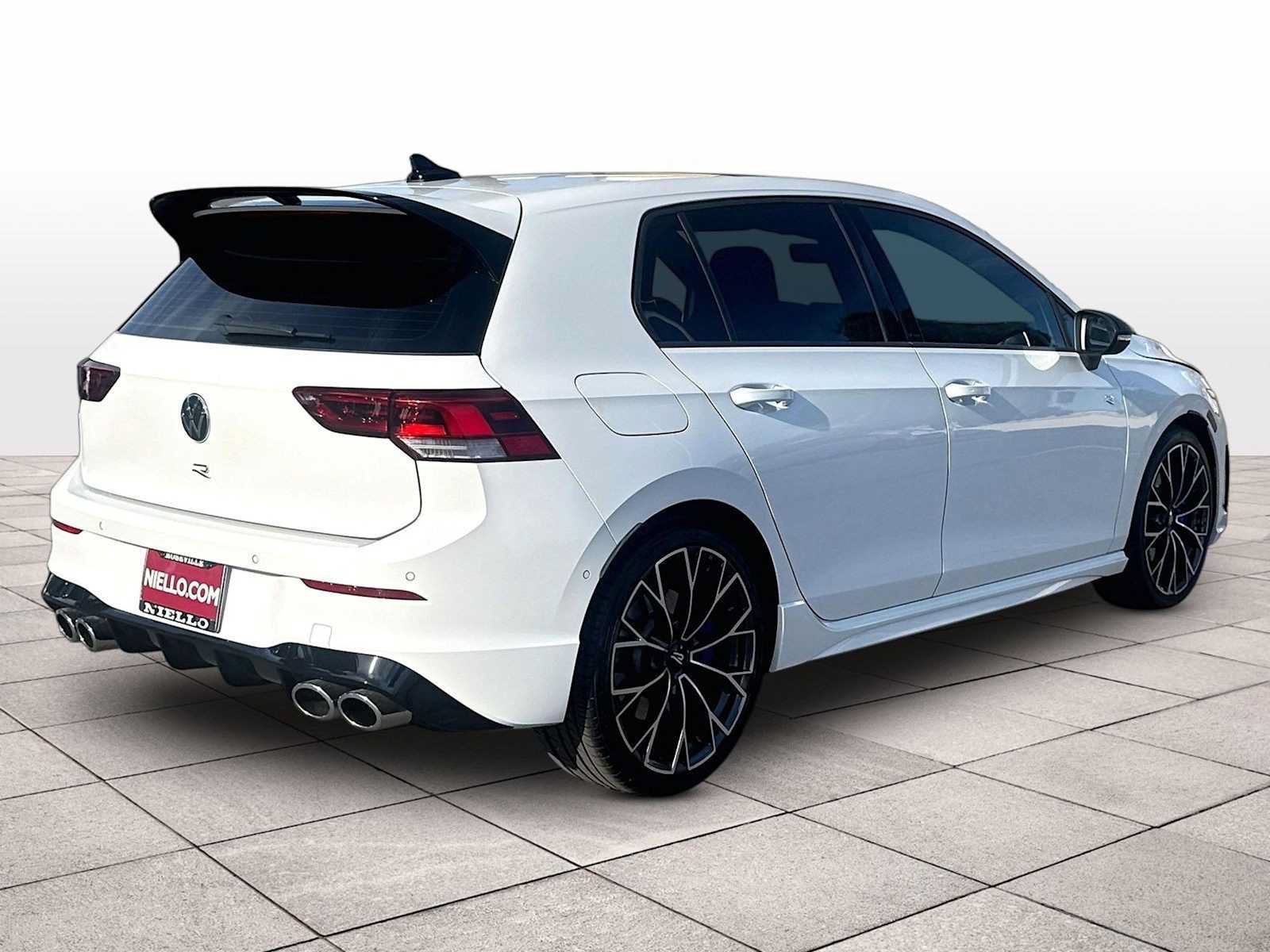 Used 2025 Volkswagen Golf AWD/4WD image 16