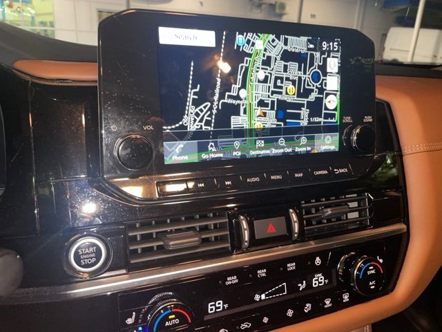 Used 2023 Nissan Pathfinder Platinum image 3