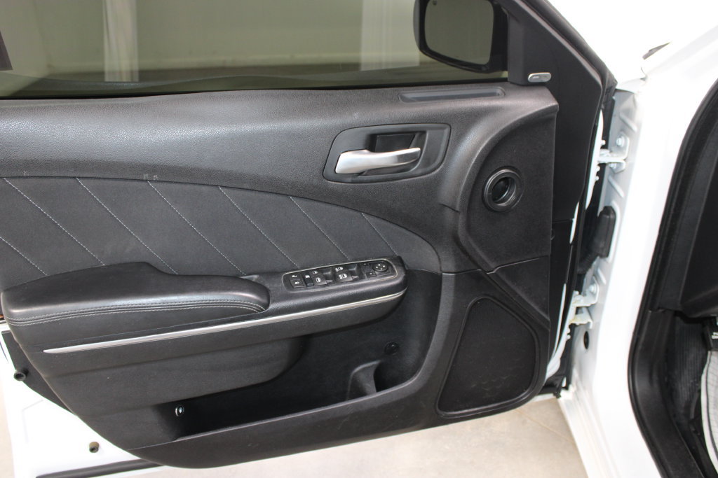 Used 2016 Dodge Charger R/T RWD image 17