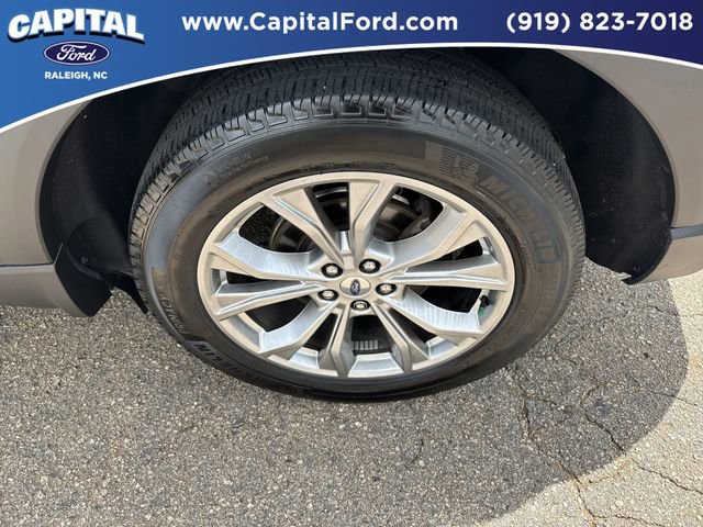 Used 2023 Ford Explorer XLT w/ Equipment Group 202A image 13