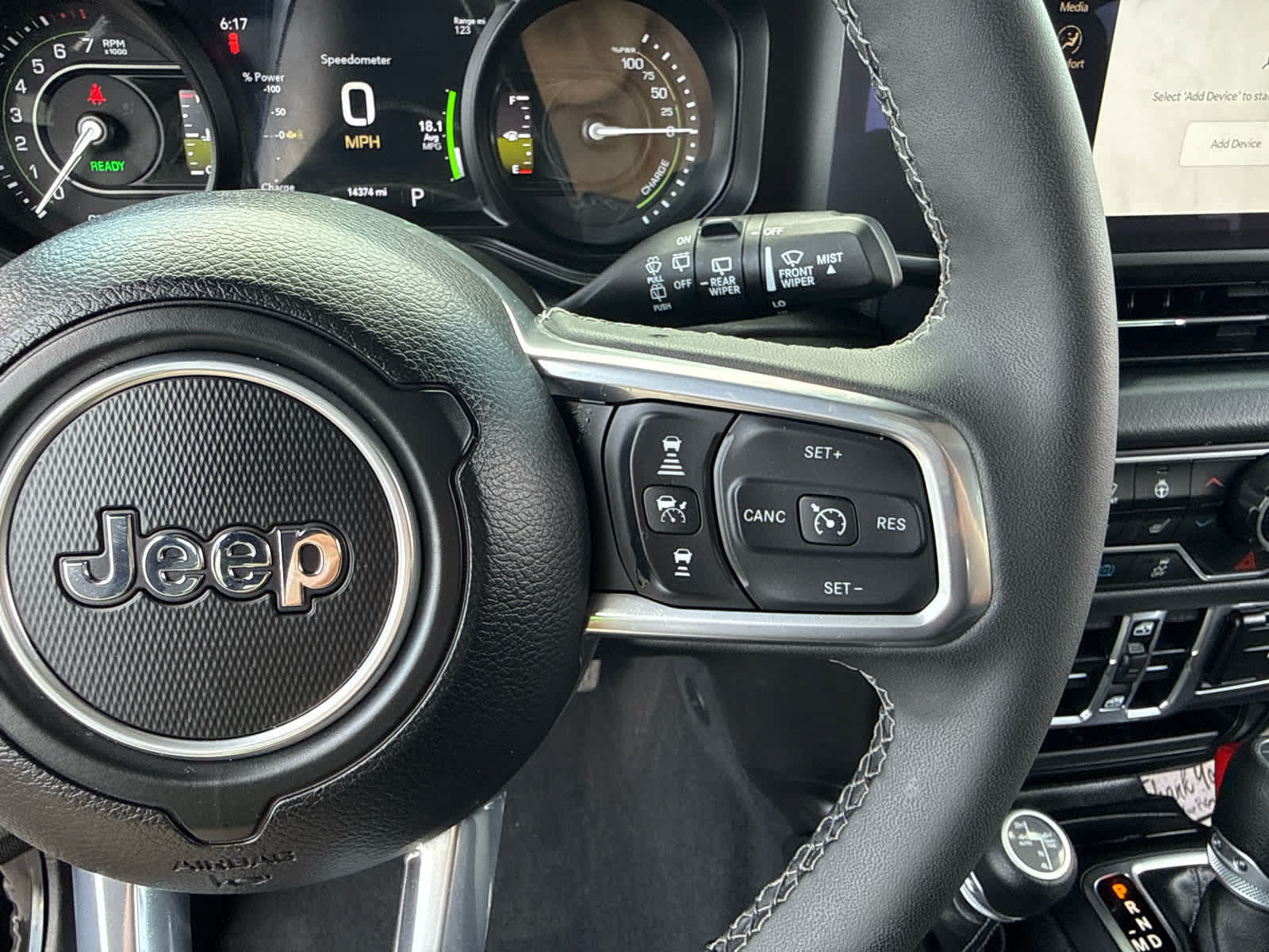 Used 2025 Jeep Wrangler Unlimited Sahara AWD/4WD image 19