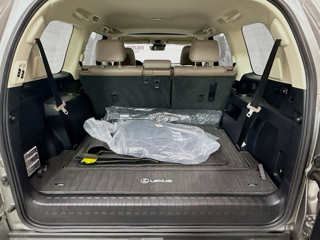Used 2023 Lexus GX 460 Luxury w/ Accessory Package AWD/4WD image 27